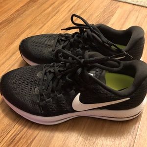 Nike Vomero 12 Black Running Shoe Women's Sz. 7